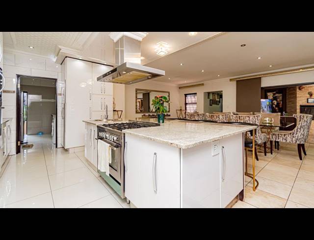 4 BEDROOM FREEHOLD FOR SALE IN MEYERSDAL